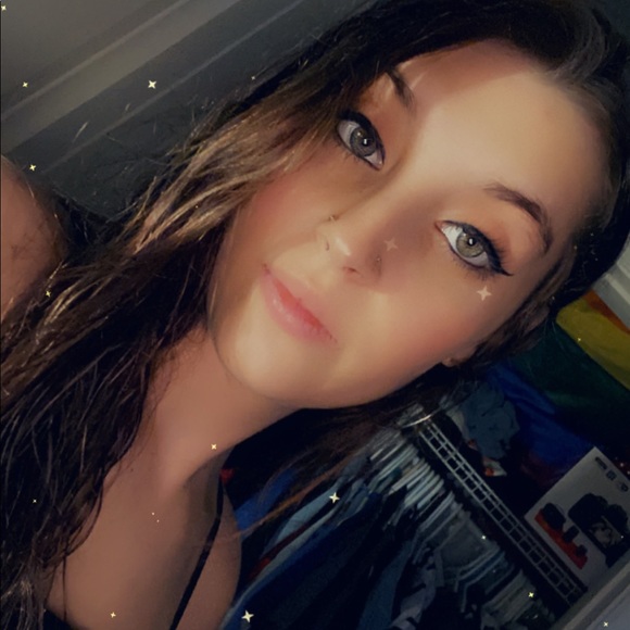 Meet your Posher, Brooke - Picture 1 of 1